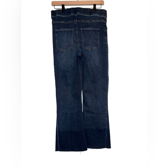 SPANX Women’s Denim Cropped Flare Raw Hem Pull-On Jeans - Medium Wash (Size M) - Picture 9 of 9